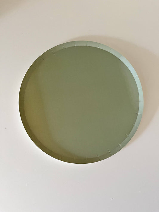 classic green low rim round shallow paper plate